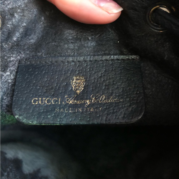 Vintage Gucci GG Supreme Drawstring Bucket Bag: 41.02.034 - Picture 10 of 14